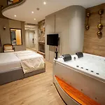 Verona Otel *